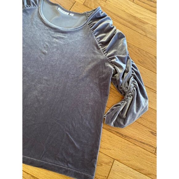 Susan Graver womens plus grey velvet scrunched 3/4 sleeve scoop neck top size 1x - Picture 3 of 8